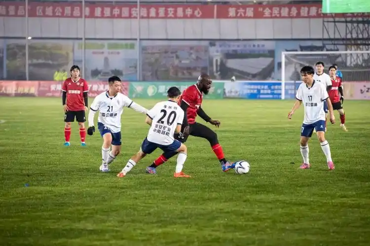 法国乙级联赛：梅斯 VS 索肖